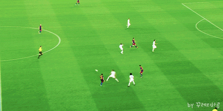 이니에스타 패스.gif | 인스티즈