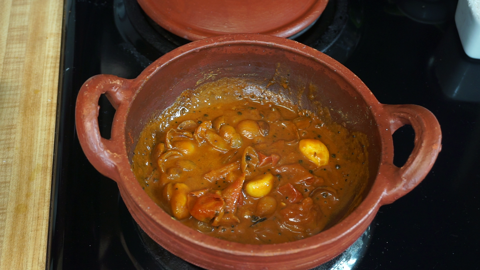 Anchovy Fish Curry / Nethili Meen Kulambu | Steffi's Recipes