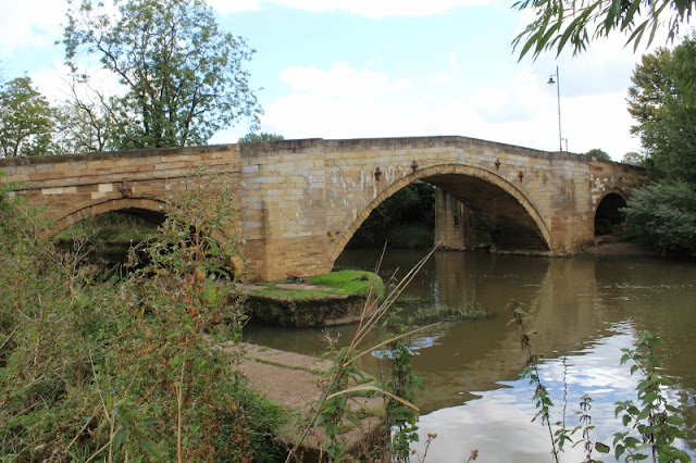 Ginnels Gates and Ghosts: The Bridge at Stamford