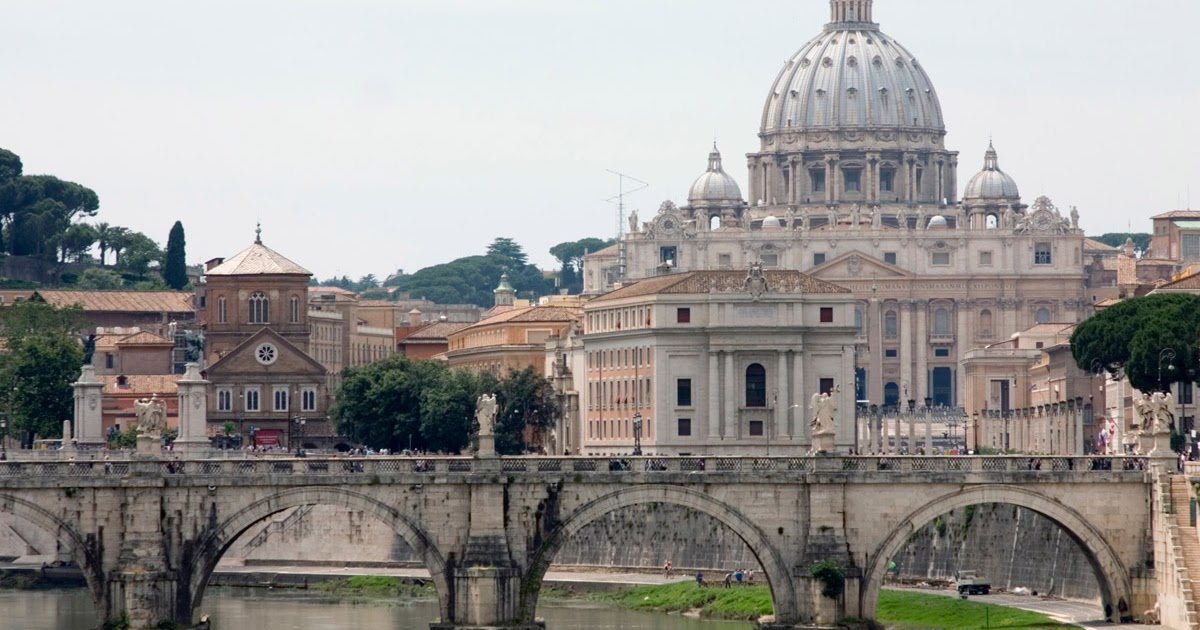 Top 10 Biggest Churches in the World toptenlist