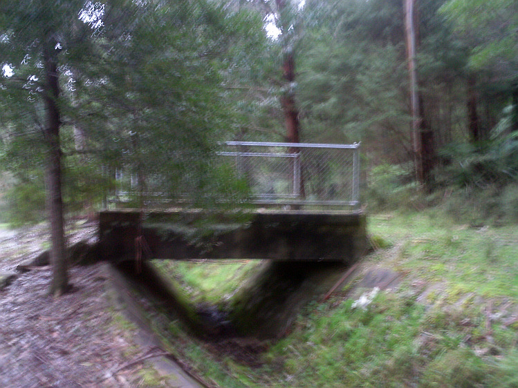 TRACKS, TRAILS AND COASTS NEAR MELBOURNE O'Shannassy Aqueduct Trail