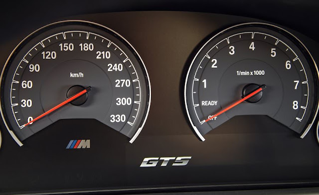 BMW M4 GTS メーター