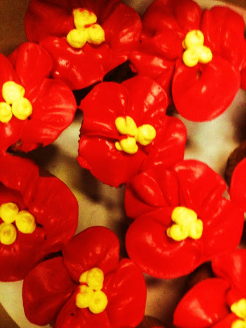 Tropical_Red_Yellow_Rum_Cupcakes