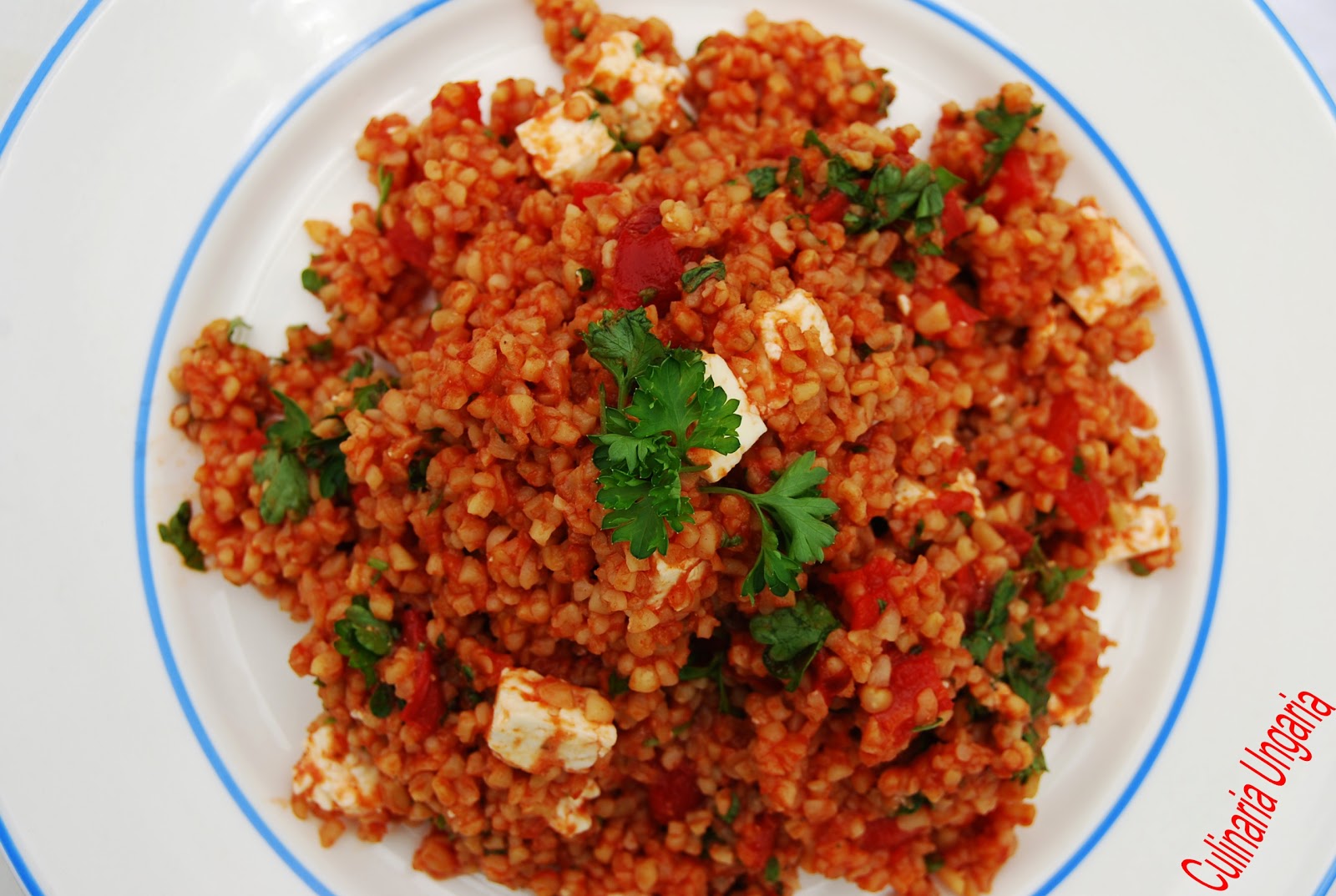 Culinaria Ungaria: Ungarischer Gurkensalat trifft türkischen Bulgursalat