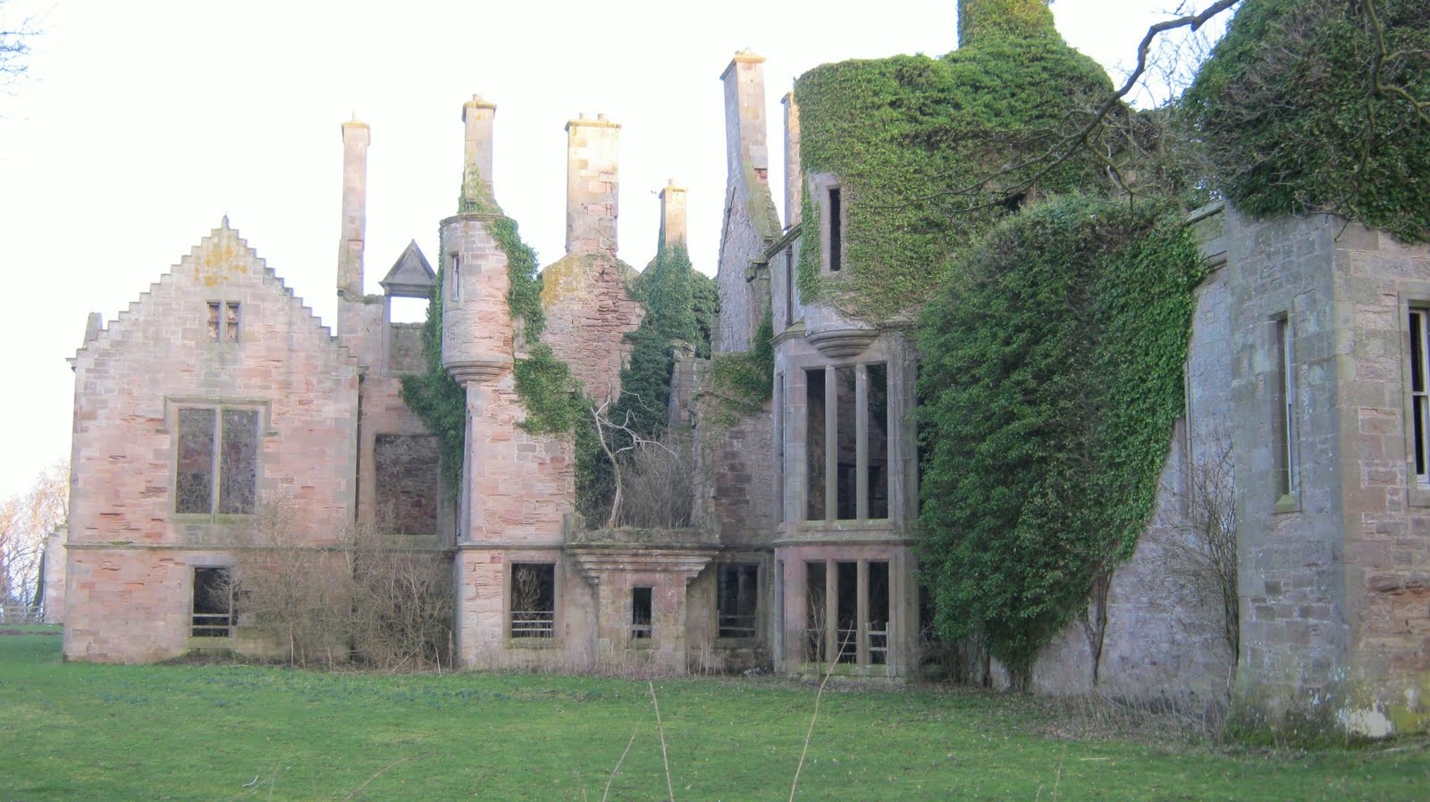 coastrider The Ruins of Seacliff House...