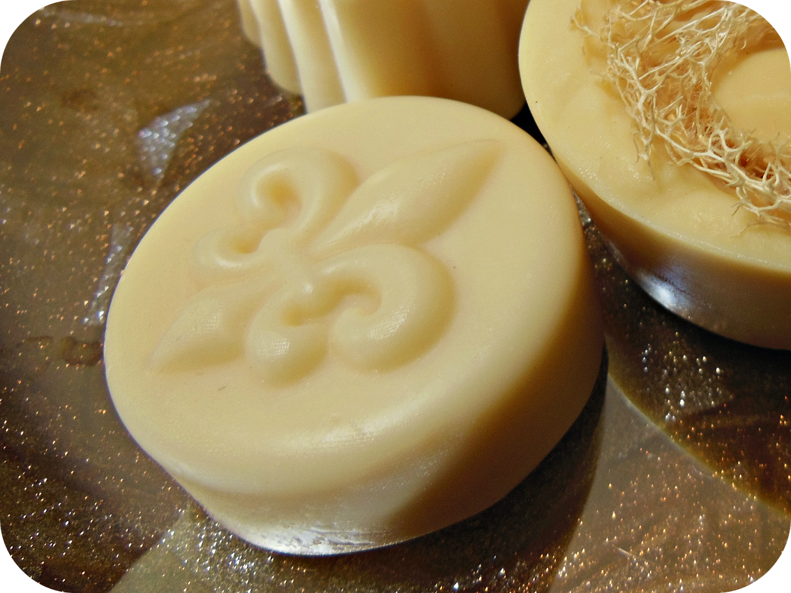 https://www.etsy.com/listing/164271157/small-round-fleur-de-lis-soaps?ref=shop_home_active_1