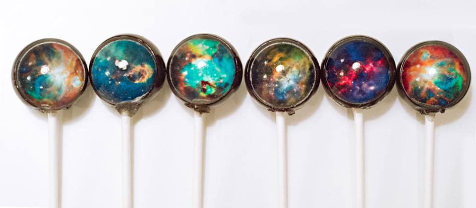 02-Space Hubble-Telescope-Designer-Lollipop-Priscilla-Briggs-Designer-Lollipop-Edible-Food-Art-www-designstack-co