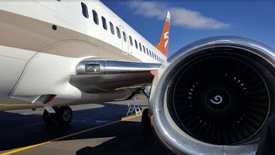 Per a què serveixen les espirals blanques que es veuen dins dels motors d'avió? Per a què serveixen les espirals blanques que es veuen dins dels motors d'avió?