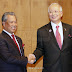 Muhyiddin Pertahan Jawatan Timbalan Presiden UMNO ... KAKI JUDI DALAM UMNO MARAH, MEROYAN