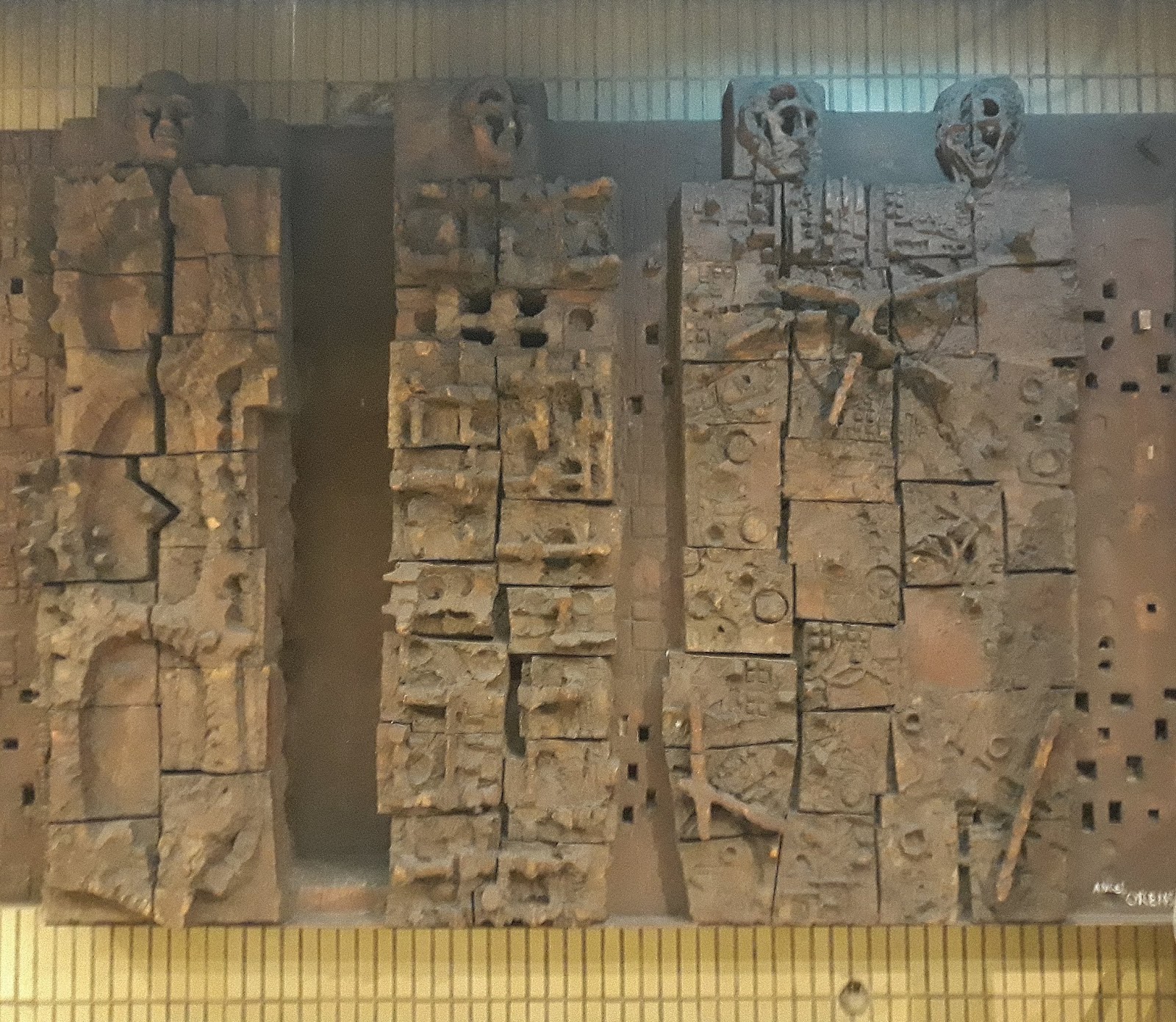 TRESORS a BARCELONA Mural Art, Ciència i Lletres