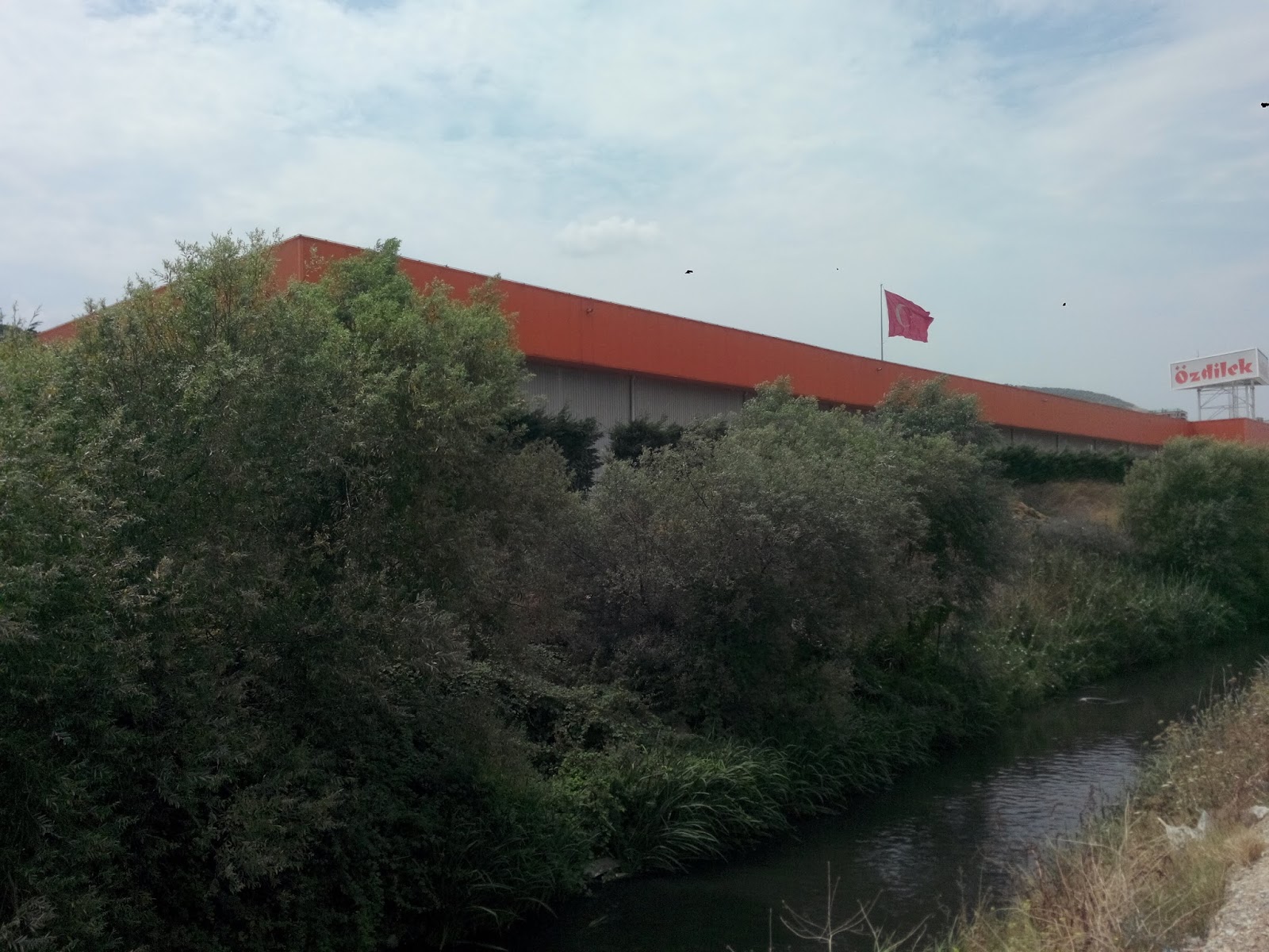 Satılık 700 metre dükkan ve 150 m ev Gemlik Belediyesi
