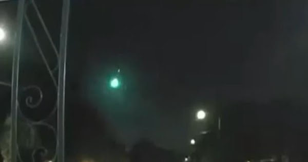 VIDEO: Bola de fuego, de color verde, explota sobre el cielo cercano a la costa este de Florida Éstados unidos. VIDEO: Bola de fuego, de color verde, explota sobre el cielo cercano a la costa este de Florida Éstados unidos.