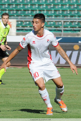 Nicola Bellomo playing for Bari.