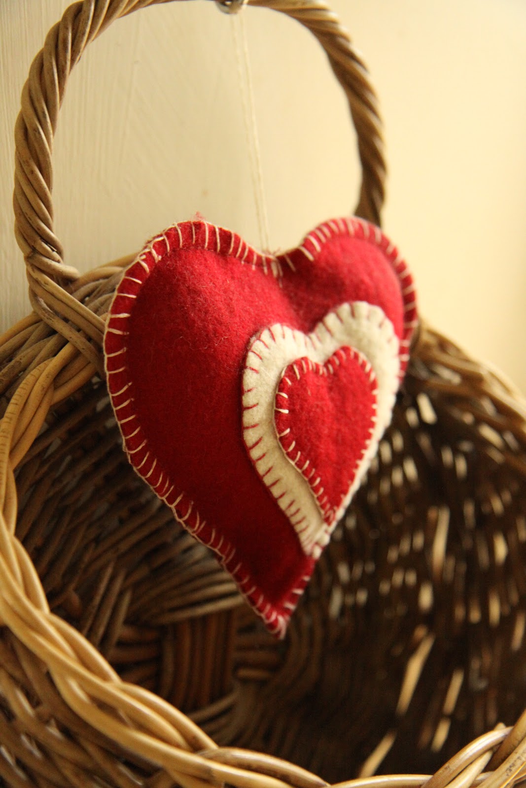 Tutorial :: Needle Felted Hearts for Valentine's Day - The Magic