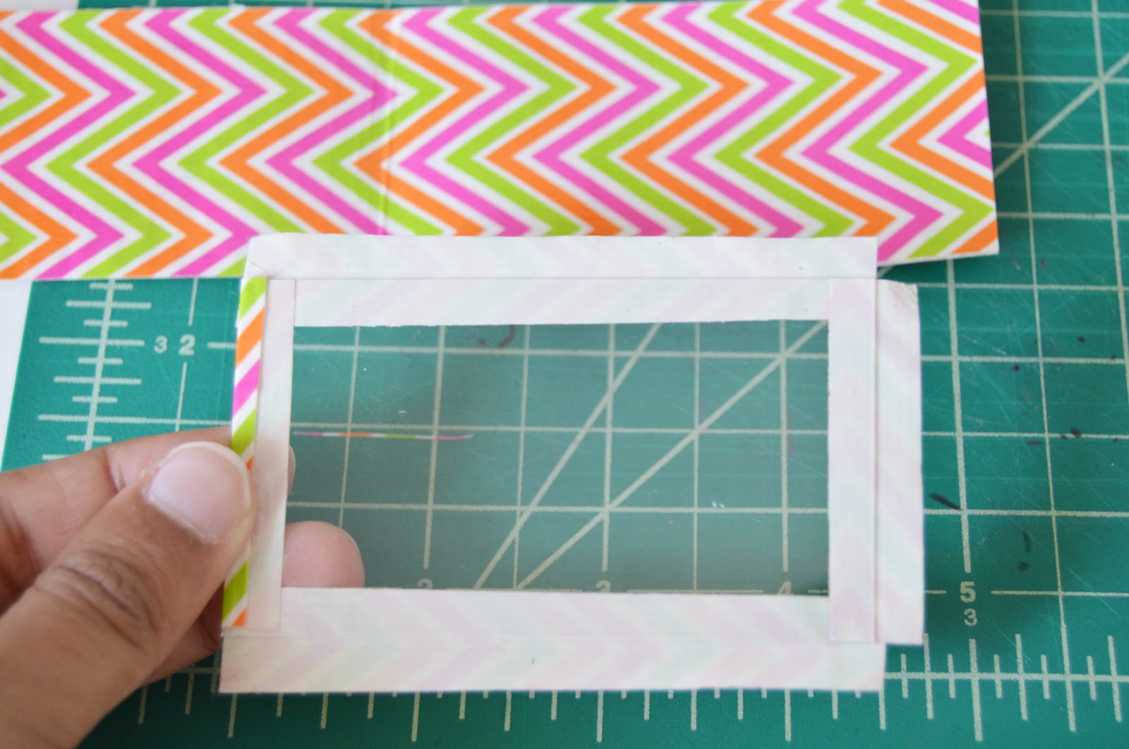 Vikalpah DIY Luggage Tag using duct tape