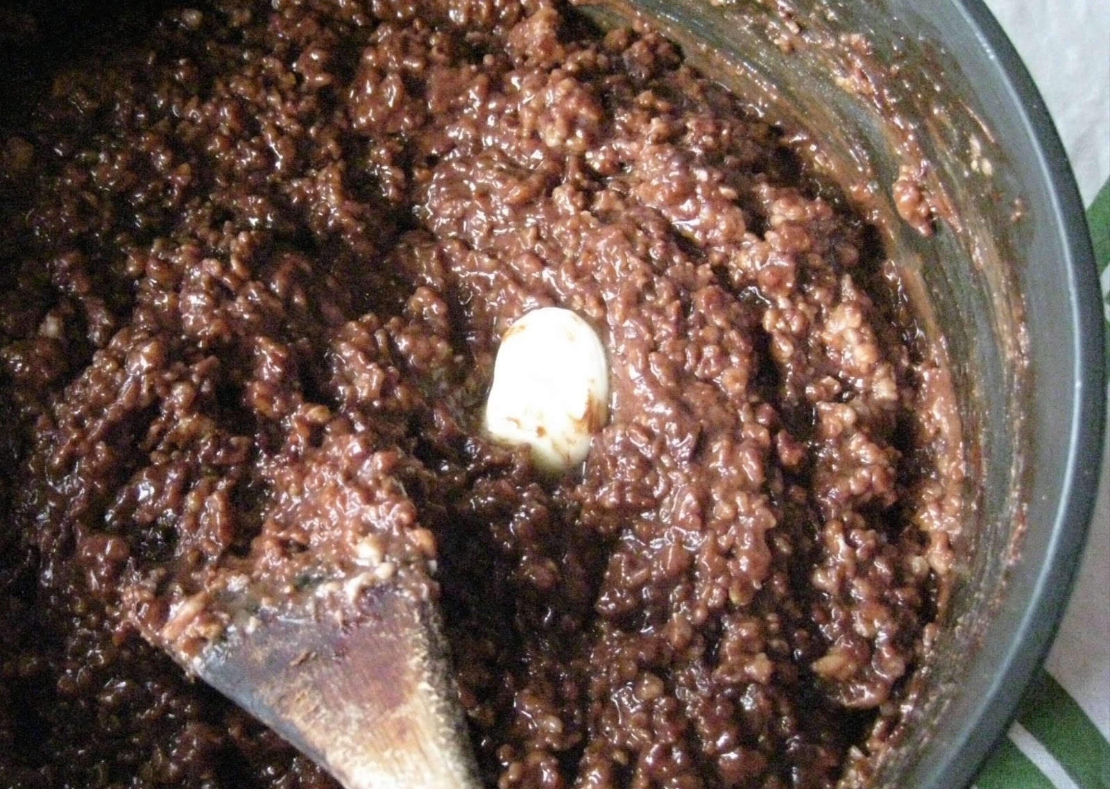 Frugal, Fast, and Fun Cake in a Saucepan