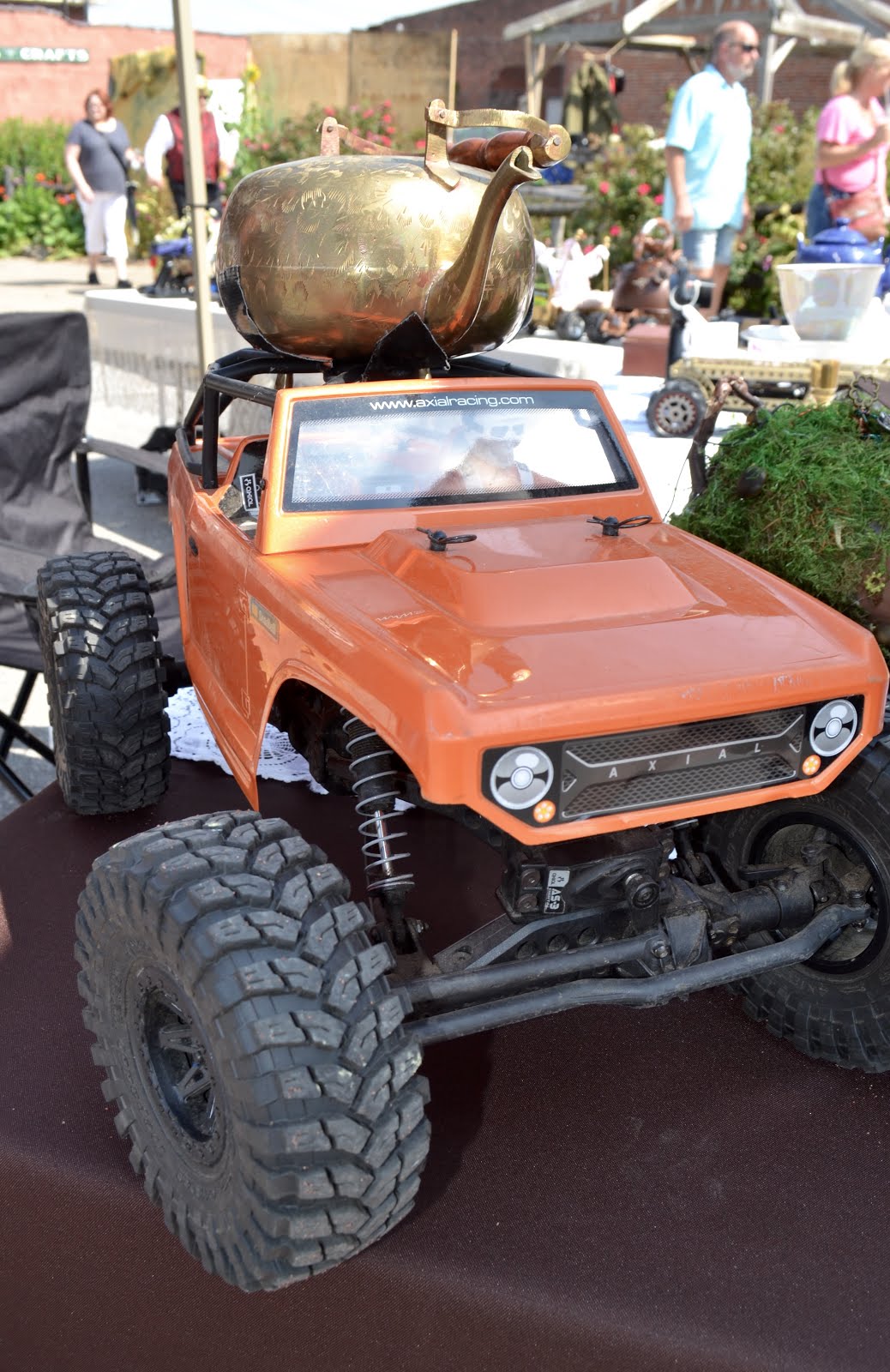 Over the Crescent Moon: Featured Teapot Racer: