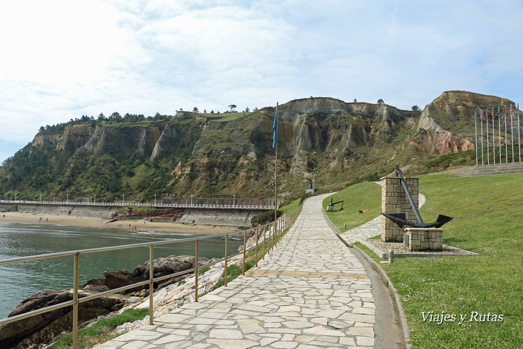 Ruta de Pinos Altos entre Salinas y Arnao, Asturias