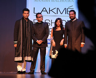 Priyanka, Kajol & Karishma's Sizzling walk on the ramp of Lakme Fashion Week 