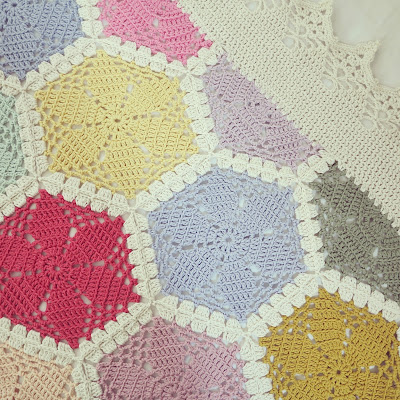 ByHaafner, crochet, hexagon throw, blanket, pastel, crochet border