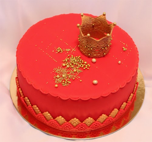 Торт красно золотой