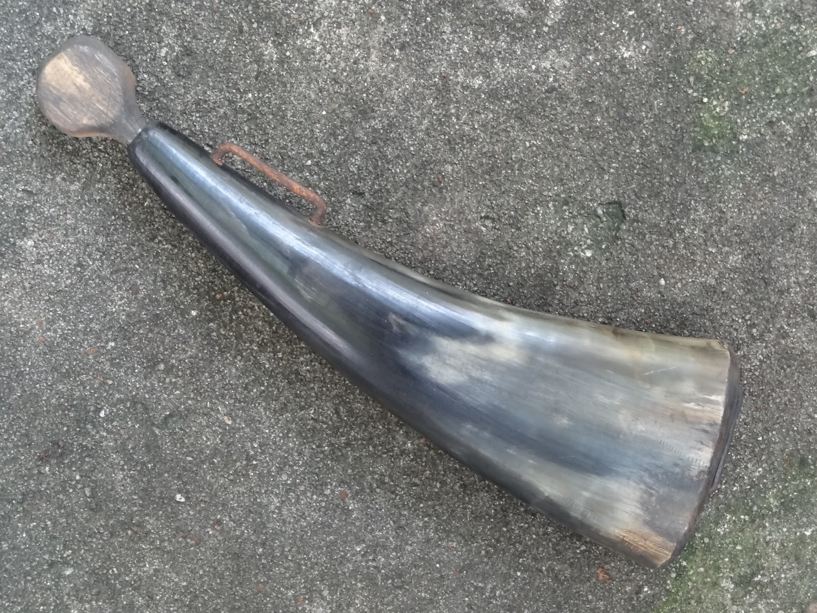 Contemporary Makers Flat Powder Horn by Ron Vail