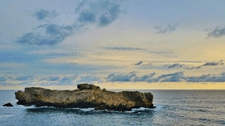 Pantai Watu Bale Pacitan