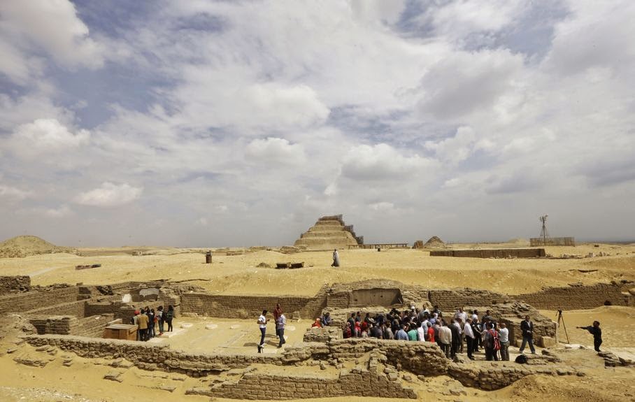 Tomb dating back to 1100 B.C. found in Egypt Tomb dating back to 1100 B.C. found in Egypt