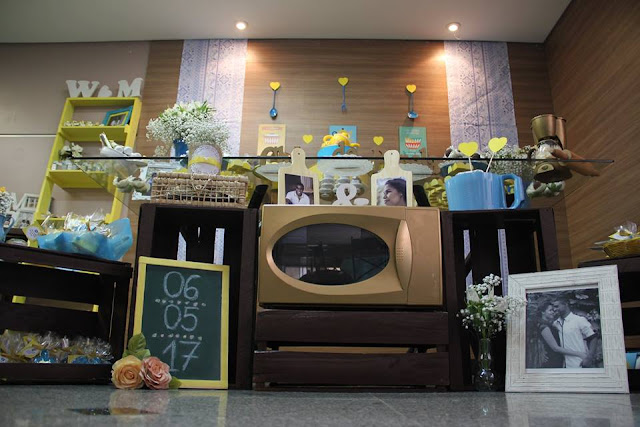 chá bar, chá de panela, azul e amarelo, decoração, mesa de recados, mesa do bolo