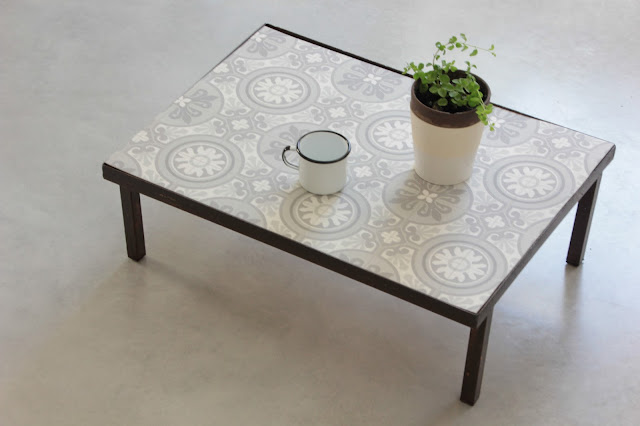 Table En Carreaux De Ciment