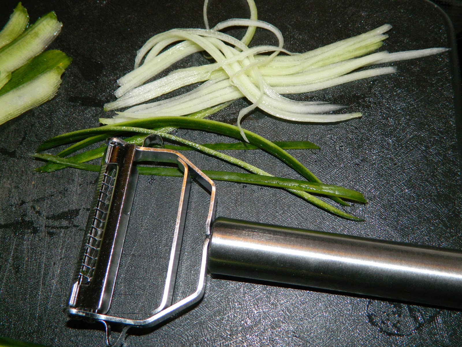 TiffsPixieDust Julienne Peeler & Vegetable Peeler Review