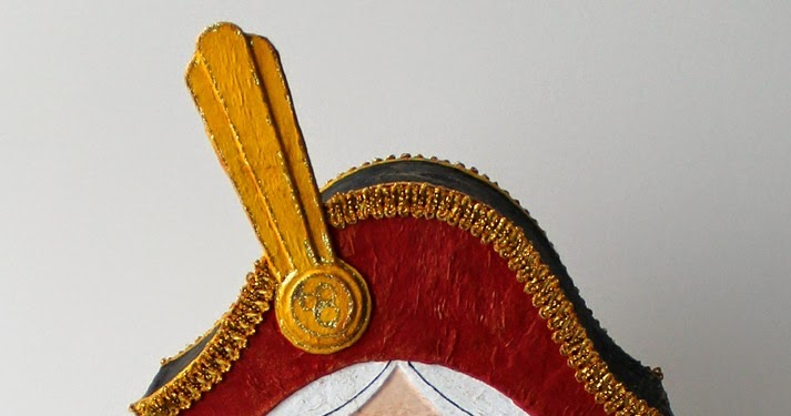 головной убор щелкунчика. двууголка щелкунчика. маска щелкунчика. шляпа щелкунчика. фигурка щелкунчика большая.