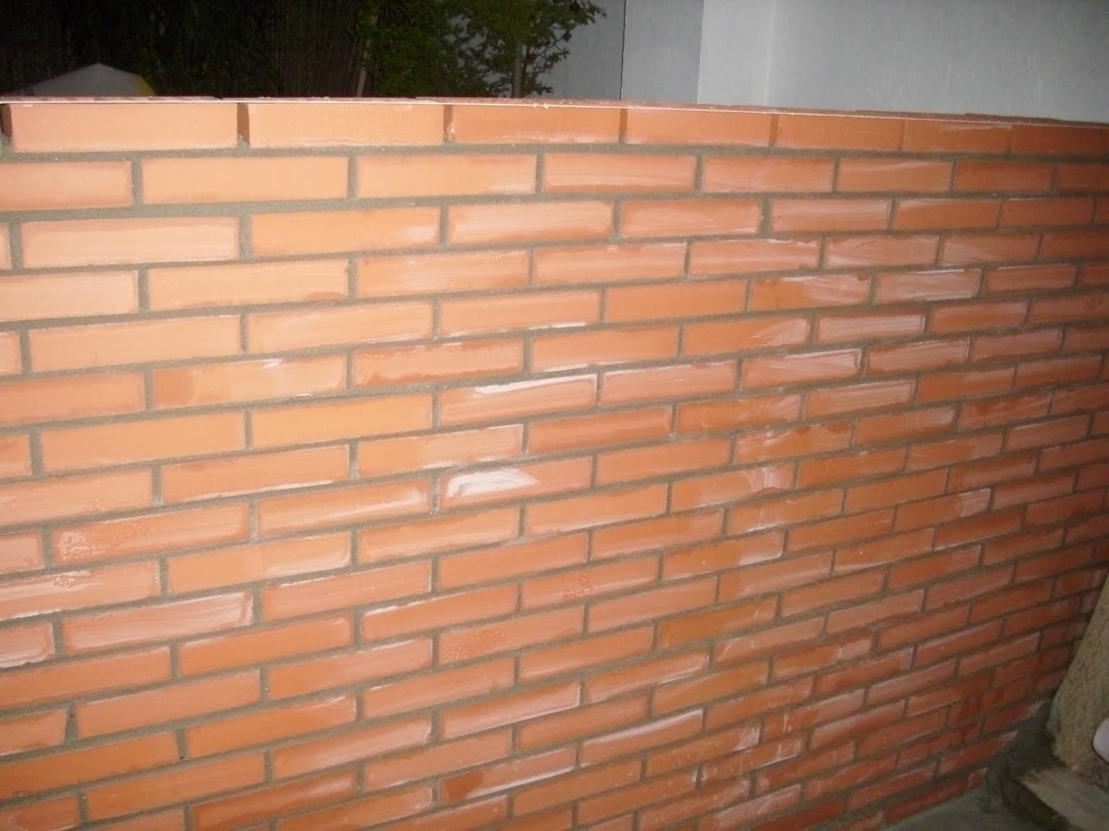 REFORMAS NERVION REALIZACION DE MURO LADRILLO