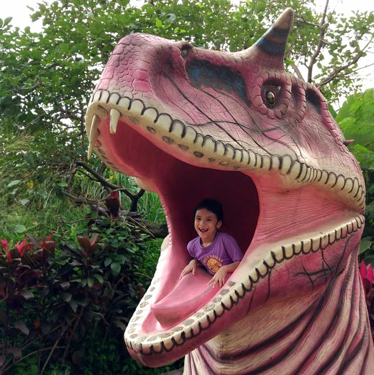 petualangan dinosaurus taman legenda keong emas tmii