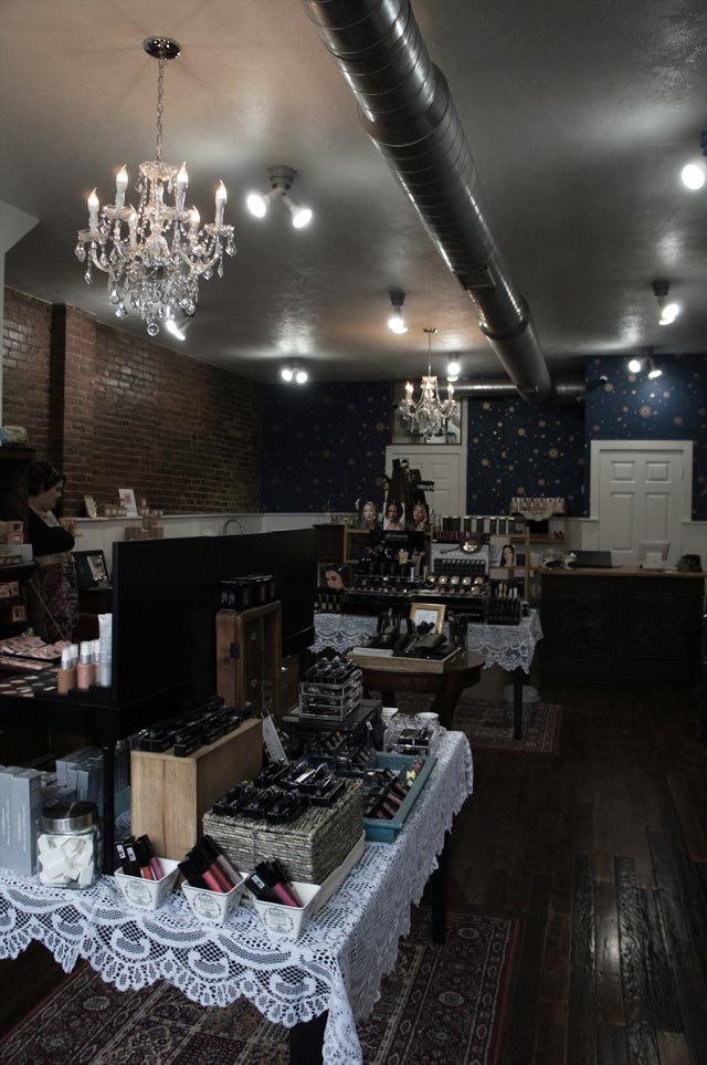 STYLISHPITTSBURGH // THE GILDED GIRL EMPORIUM Style Studs And Lace