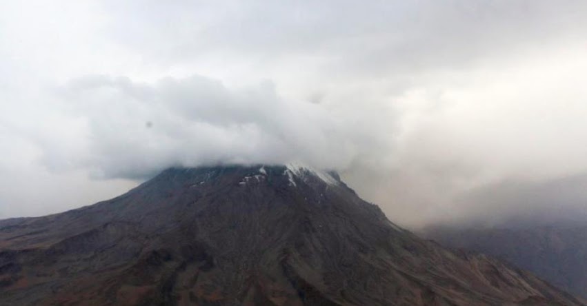 VOLCÁN UBINAS: Perú en alerta por erupción de volcán y evacúa a más de 1.000 personas VOLCÁN UBINAS: Perú en alerta por erupción de volcán y evacúa a más de 1.000 personas