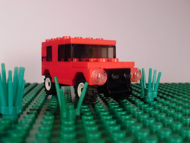 MOC LEGO Micro Todo-o-terreno vermelho