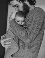 Padre abrazando a su hijo Padre abrazando a su hijo