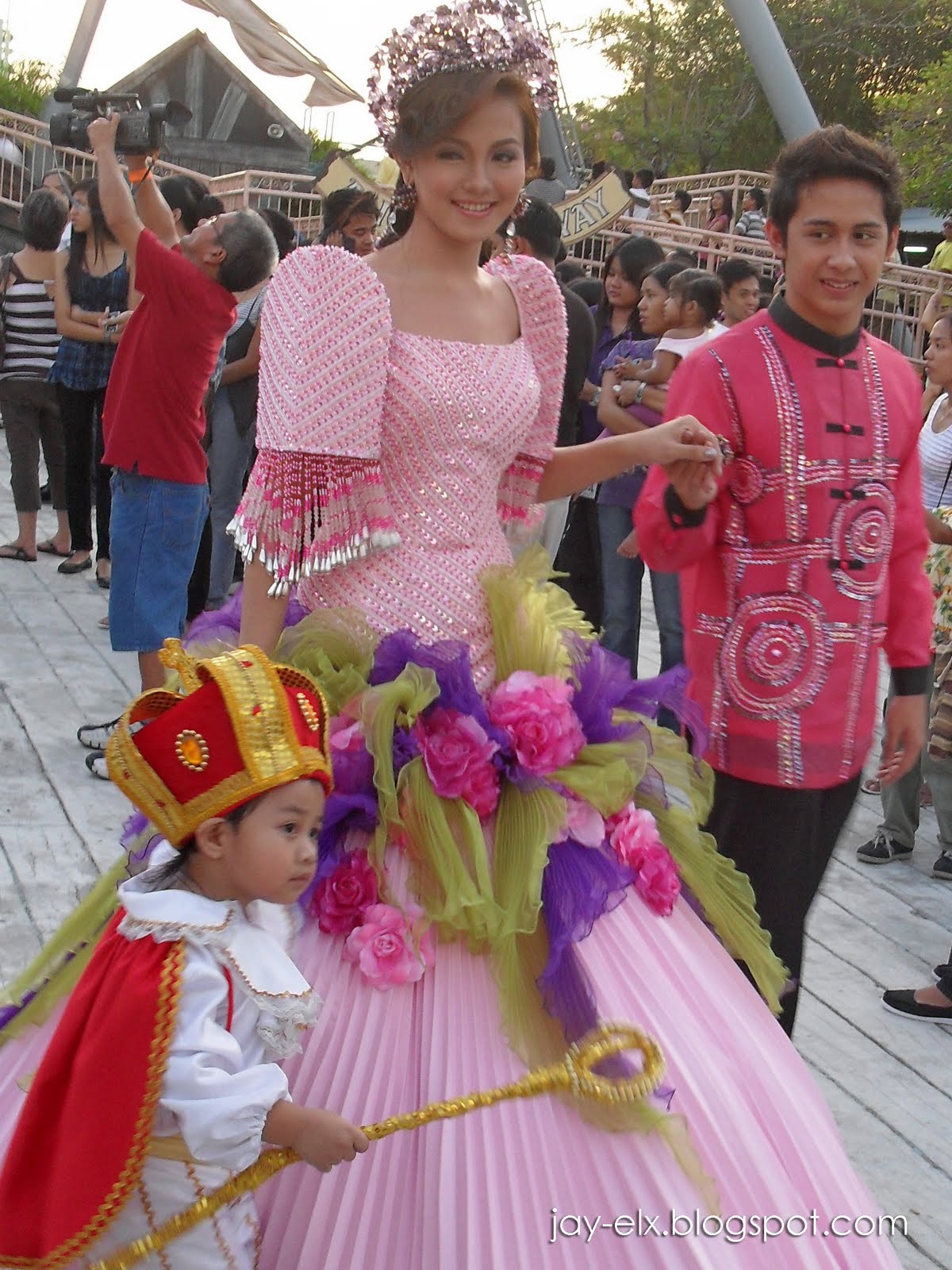 [ Did you Know? ] What is Flores de Mayo? FilipiKnows