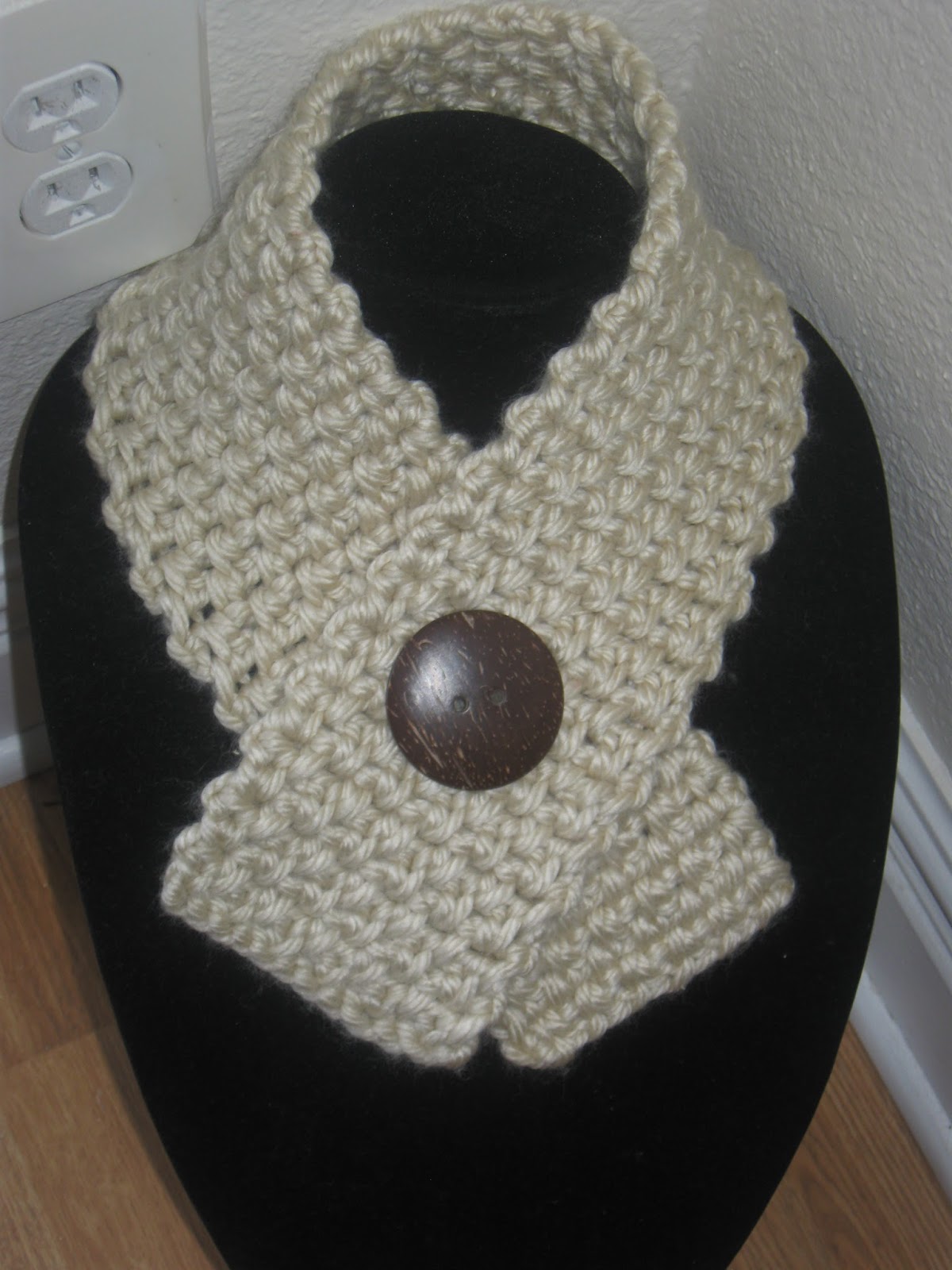 FOREVER AND A DAY: Free crocheted Neck warmer/scarf pattern
