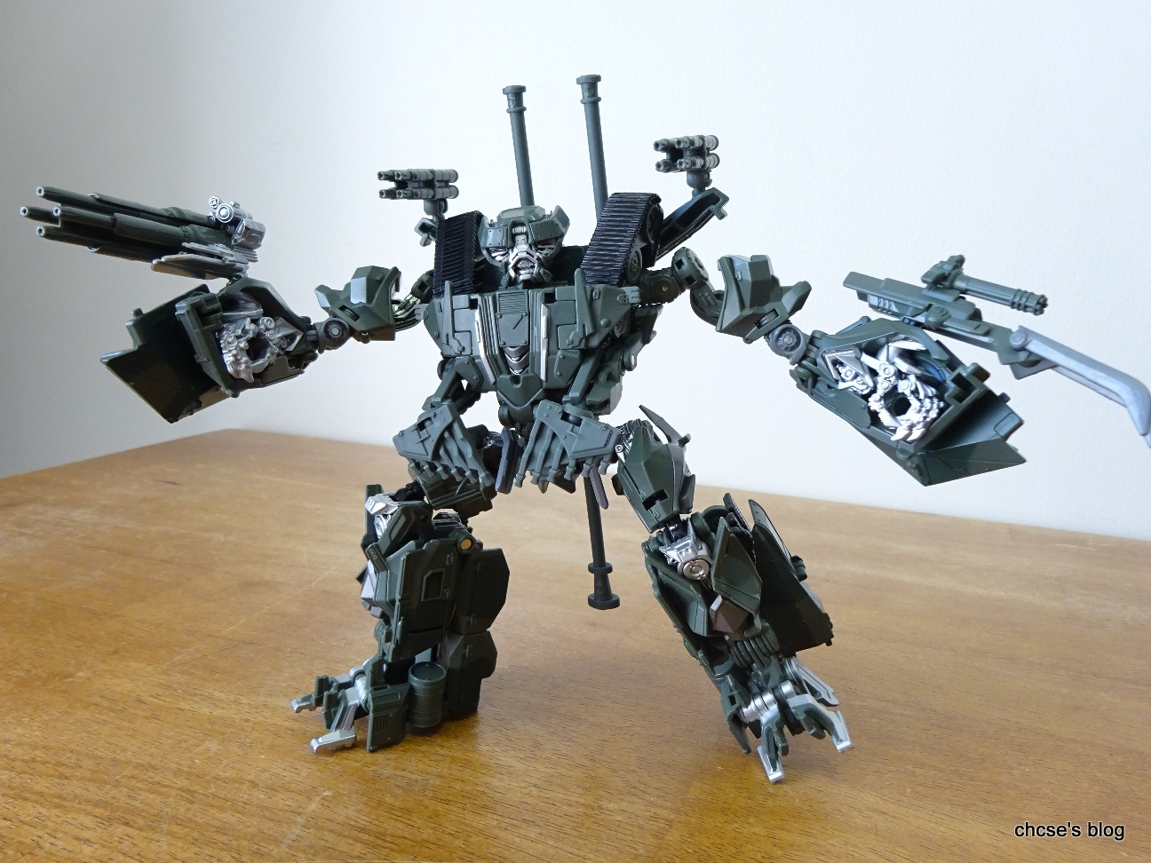 ChCse's blog: Toy Review: Transformers Generations Studio Series Brawl 
