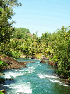 Arung jeram sungai Pedegolan Kebumen Arung jeram sungai Pedegolan Kebumen