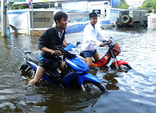 Rising waters in Bangkok 2011