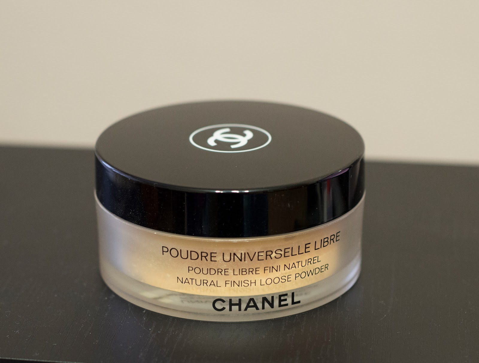 Пудра шанель рассыпчатая. Шанель пудра рассыпчатая 20. Chanel рассыпчатая. Рассыпчатая пудра шанель poudre universelle libre moon light 77. Пудра шанель рассыпчатая тон 30.