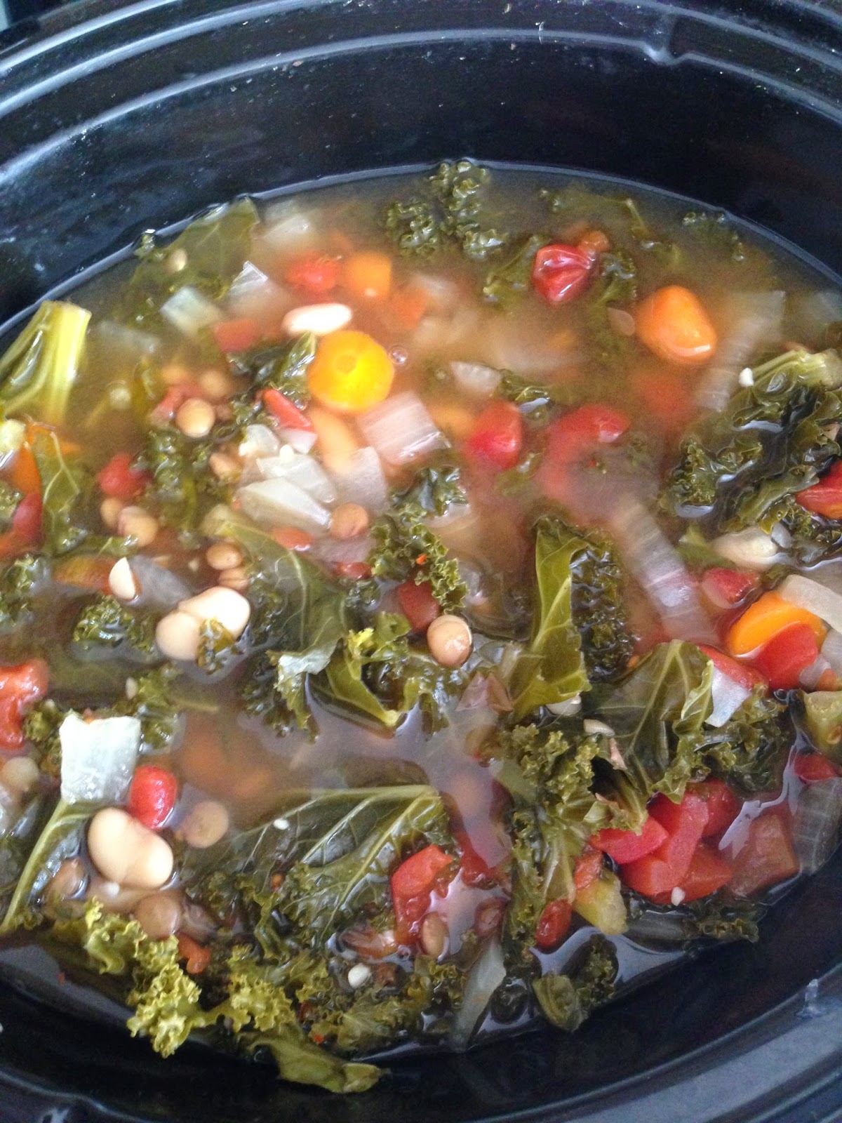 The Glam Giraffe Kale, Lentil, and White Bean Soup (CROCKPOT)