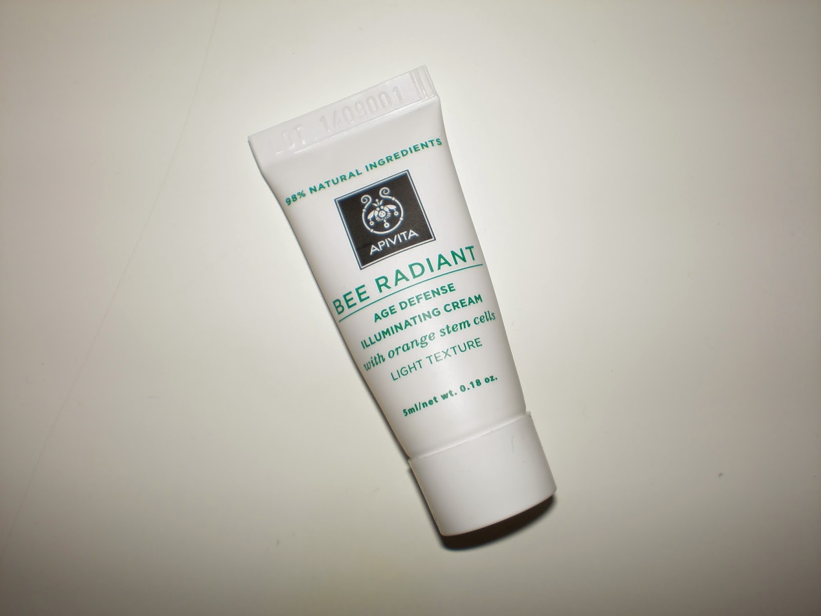 Apivita Bee Radiant Age Defence Illuminating cream