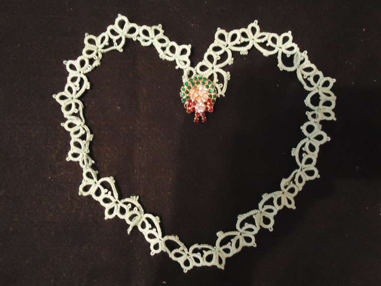 More edging tatting with a Christmas flair!