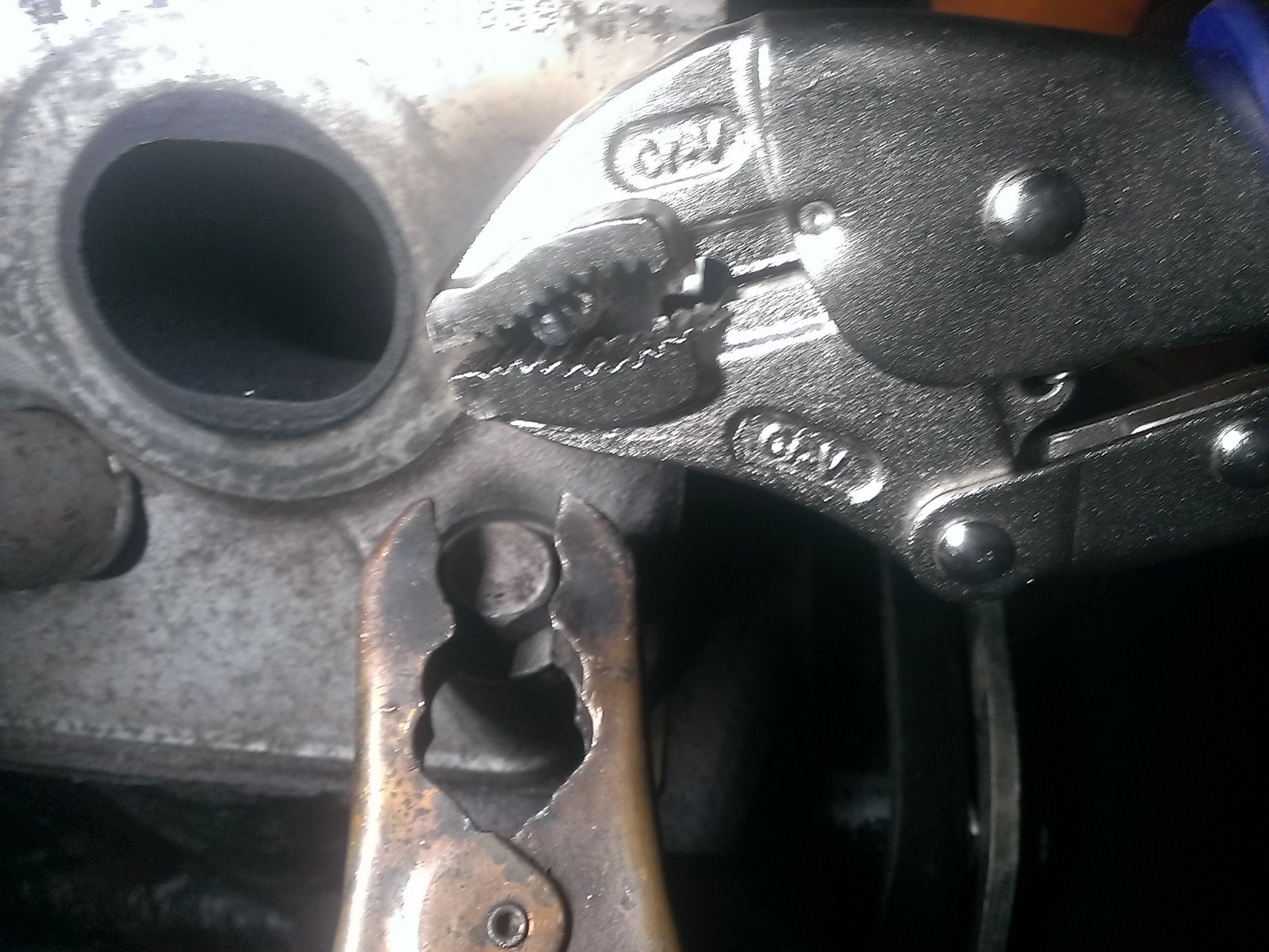 Sloppy Mechanics how to remove a broken cyl head bolt in a junkyard LSX