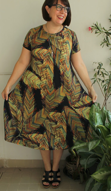 Cookin' & Craftin': Giant Feather Groove Dress