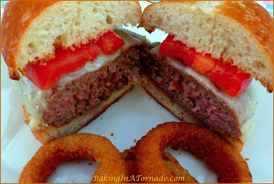 Pepperoni Pizza Burgers: Pepperoni Pizza meets a cheeseburger, all the flavors of pepperoni pizza incorporated into a grilled burger | Recipe developed by www.BakingInATornado.com | #recipe #dinner